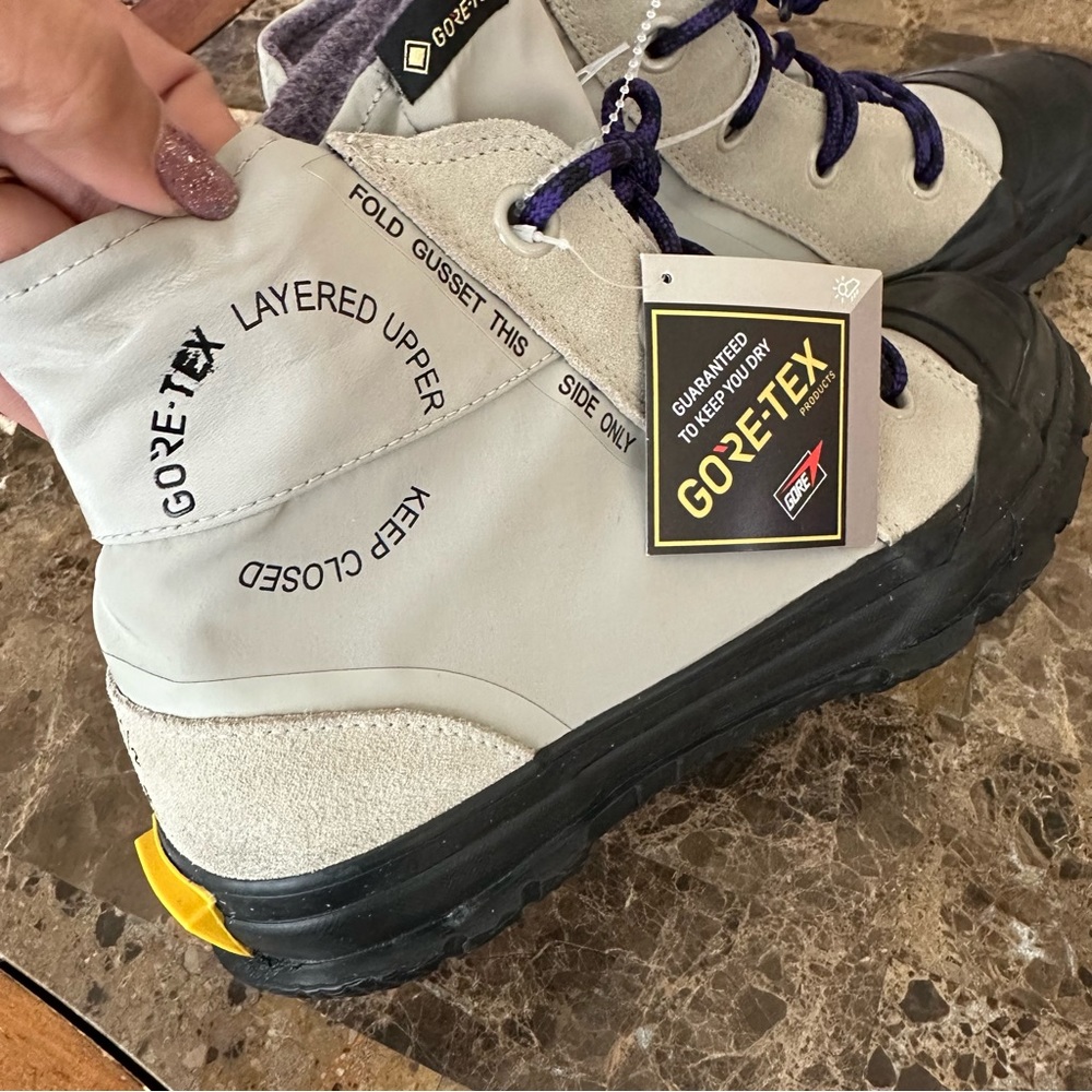 Authentic Converse Gore-Tex Unisex Boots - Picture 9 of 14